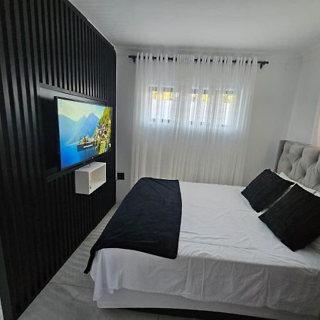 Nicky'S Guest House Roodepoort Eksteriør billede