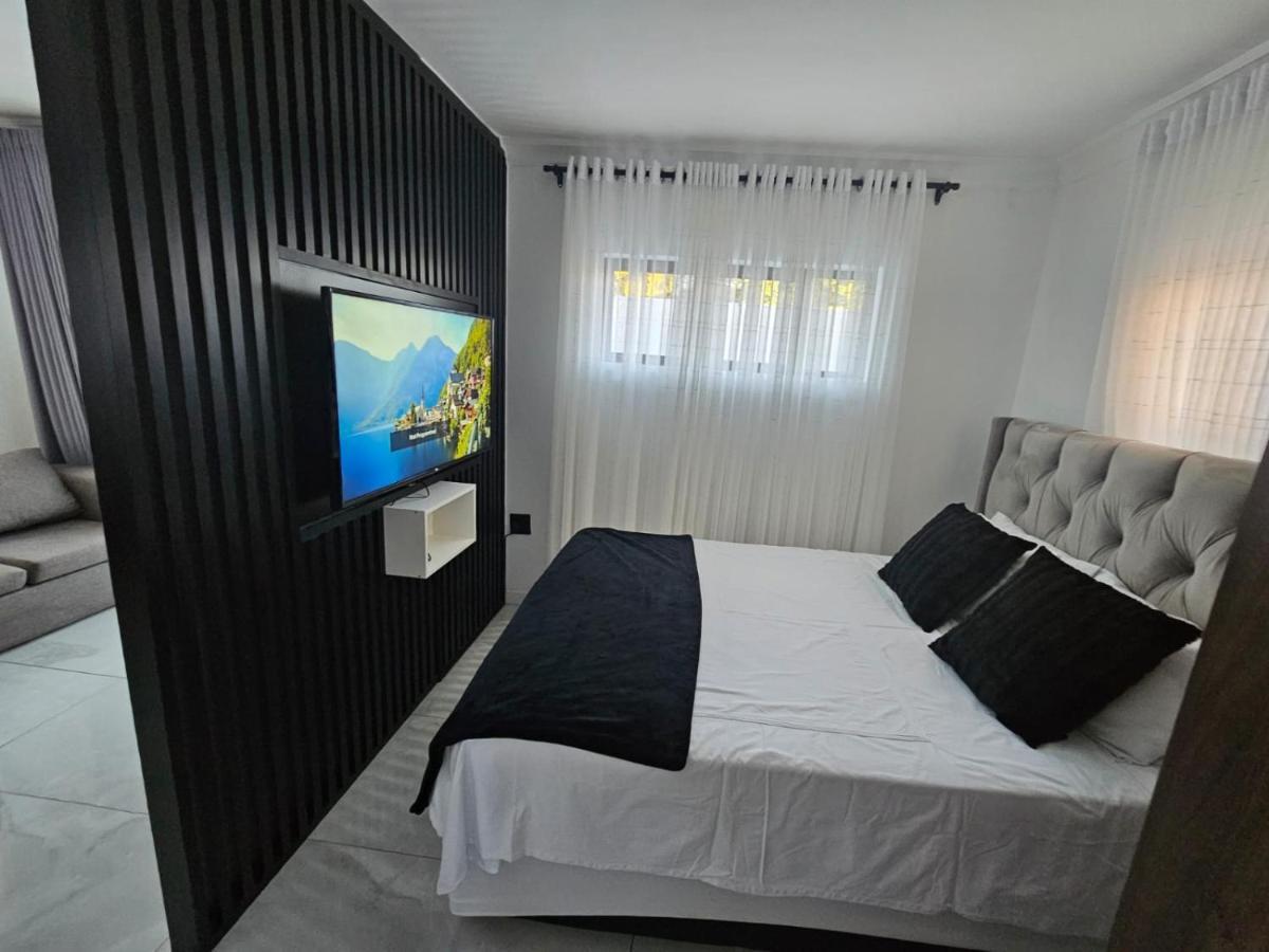 Nicky'S Guest House Roodepoort Eksteriør billede