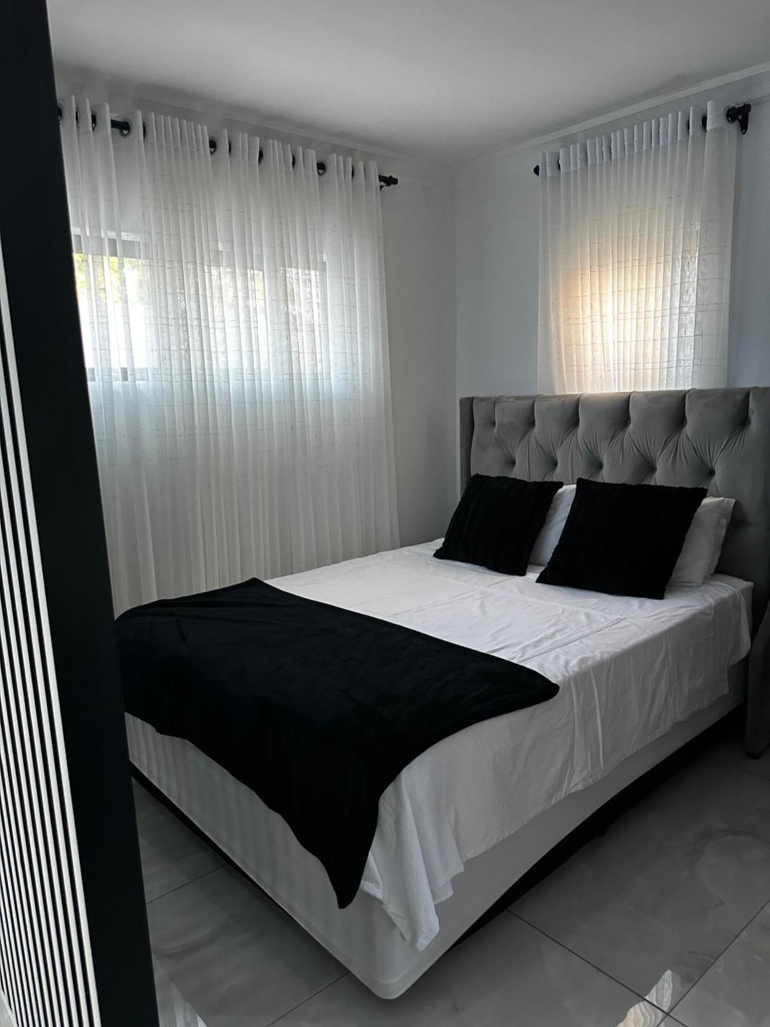 Nicky'S Guest House Roodepoort Eksteriør billede